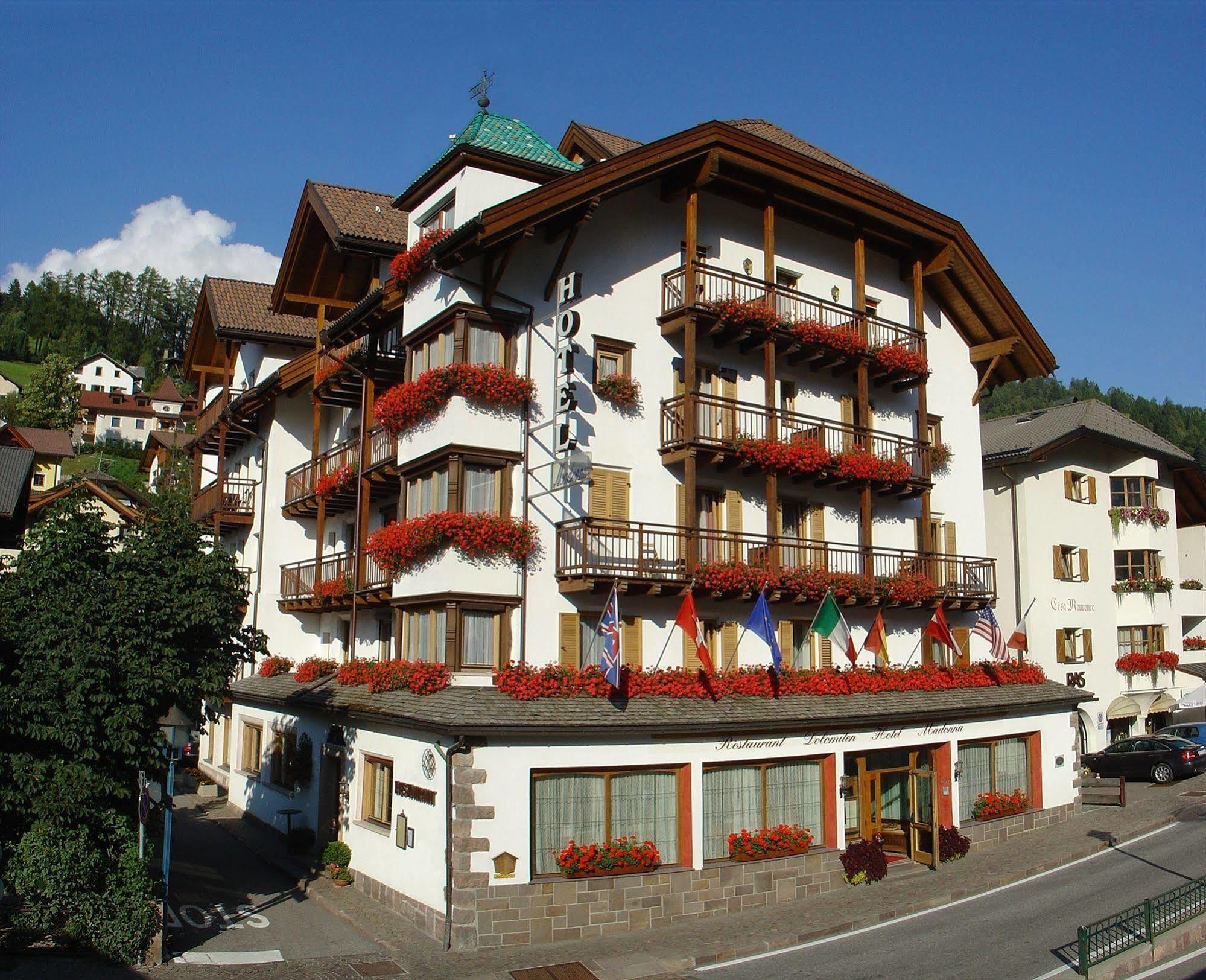Hotel Dolomiti Madonna Ortisei Ngoại thất bức ảnh