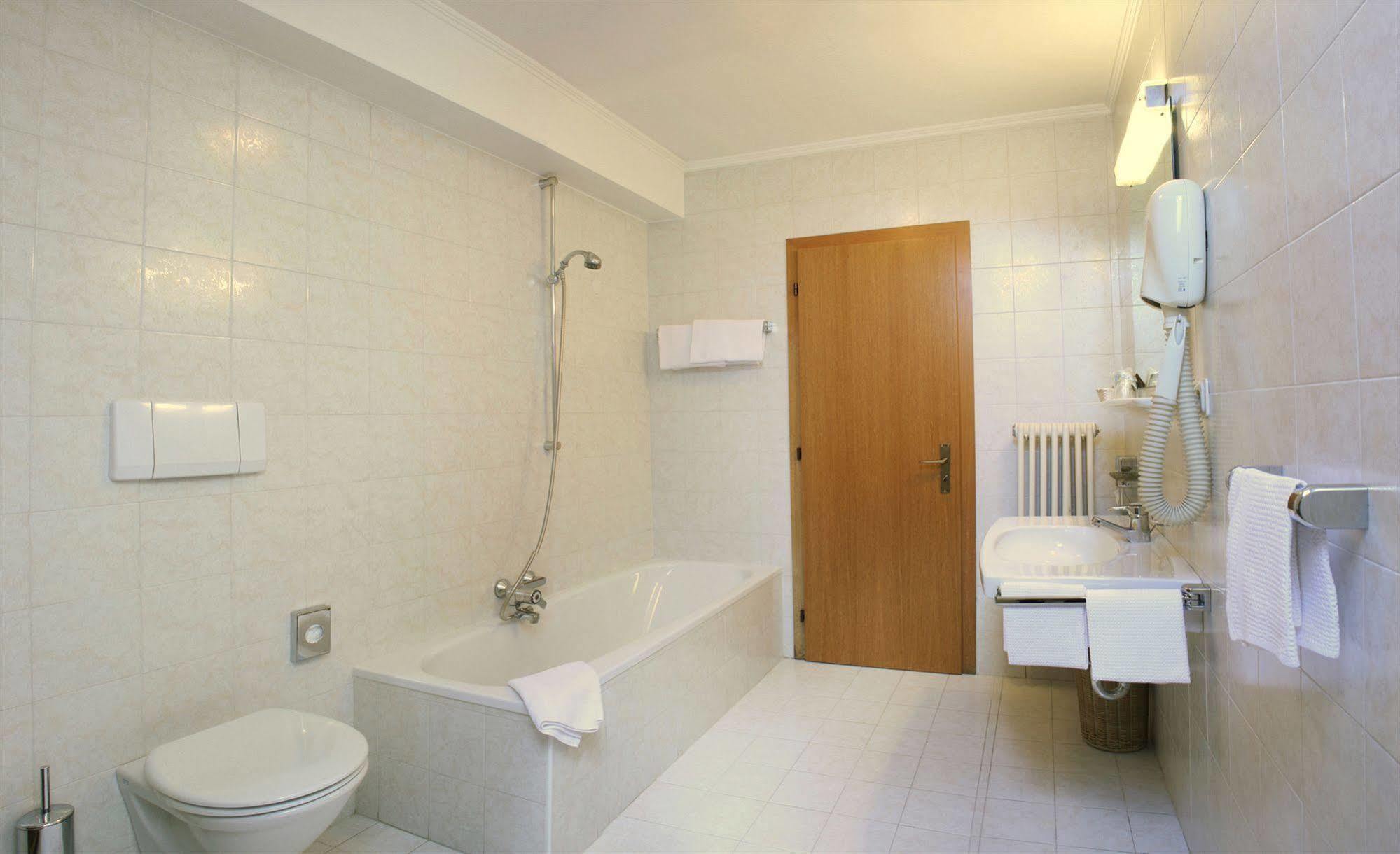 Hotel Dolomiti Madonna Ortisei Ngoại thất bức ảnh