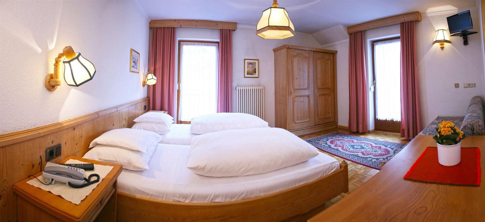Hotel Dolomiti Madonna Ortisei Ngoại thất bức ảnh