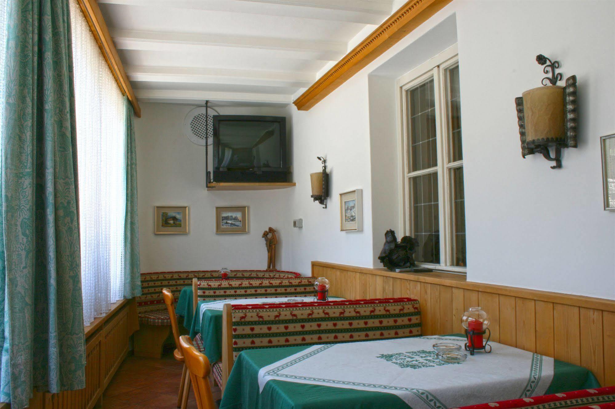 Hotel Dolomiti Madonna Ortisei Ngoại thất bức ảnh